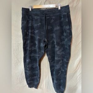 Lululemon Scuba High-Rise Jogger